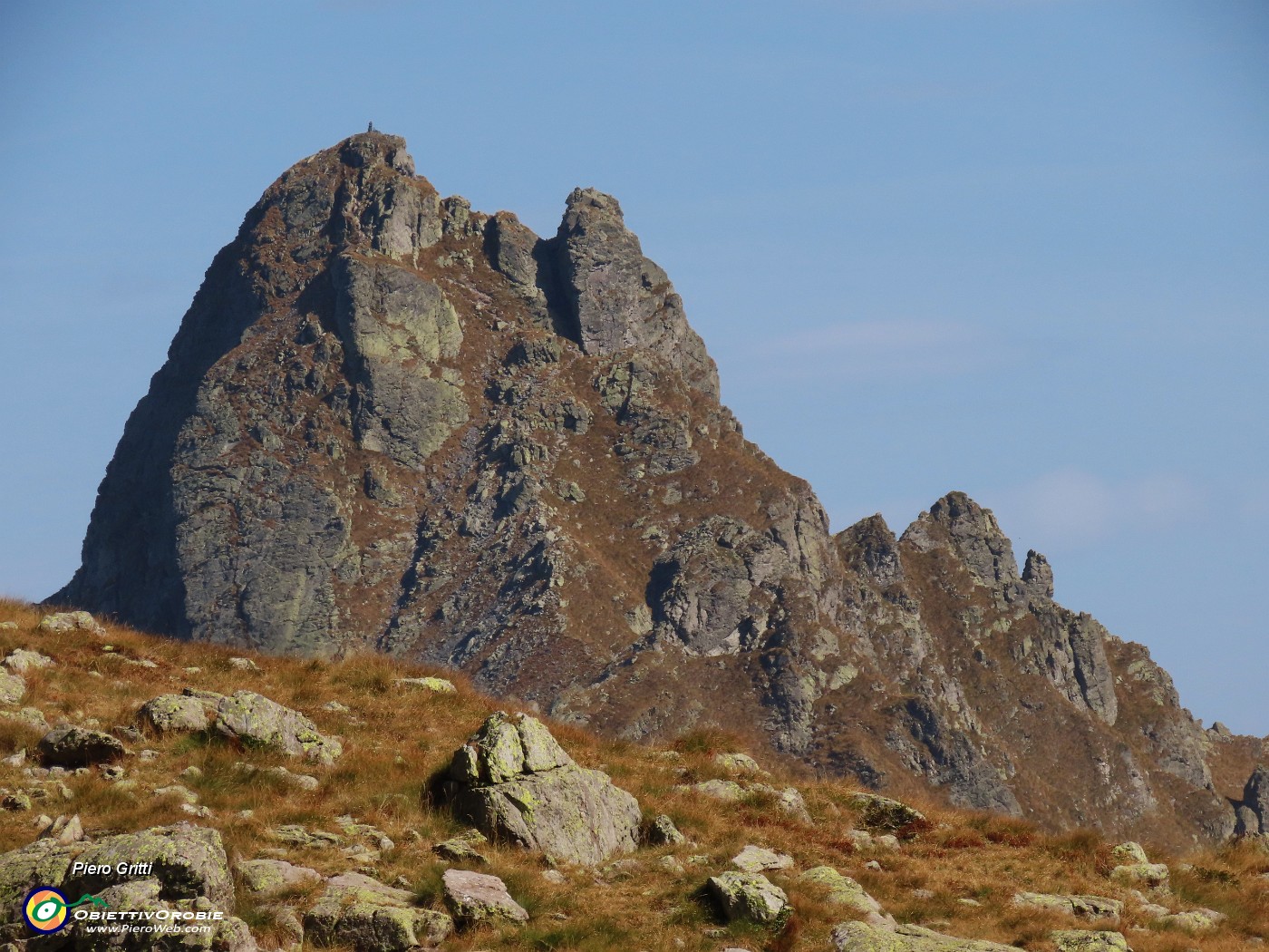 65 Zoom sul Monte Valletto (2371 m).JPG